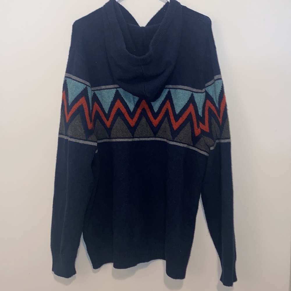 XL Goodfellow & Co Mens Navy Blue & Red Zig-Zag Pattern Sweater with a Hoodie - Picture 4 of 6